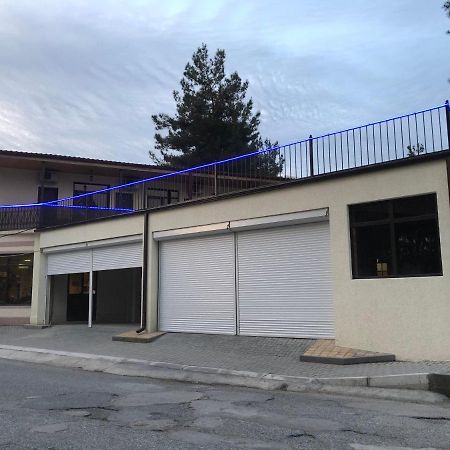 Cafe-Hotel Assir Pizunda Exterior photo