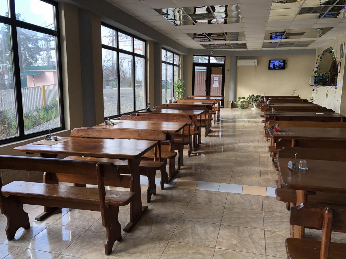 Cafe-Hotel Assir Pizunda Exterior photo